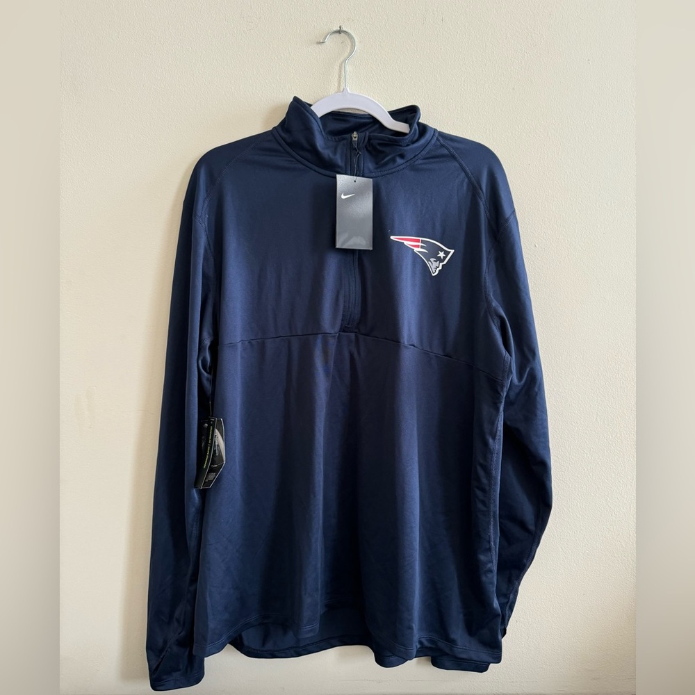 Nike Mens NFL New England Patriots Half-Zip Element Pullover - Men’s XL